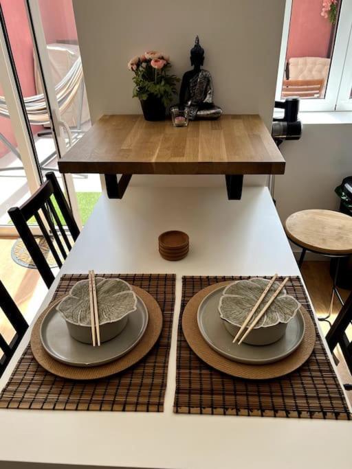 Luxury Artistic Digital Nomad Getaway W/ Terrace Apartment Lissabon
