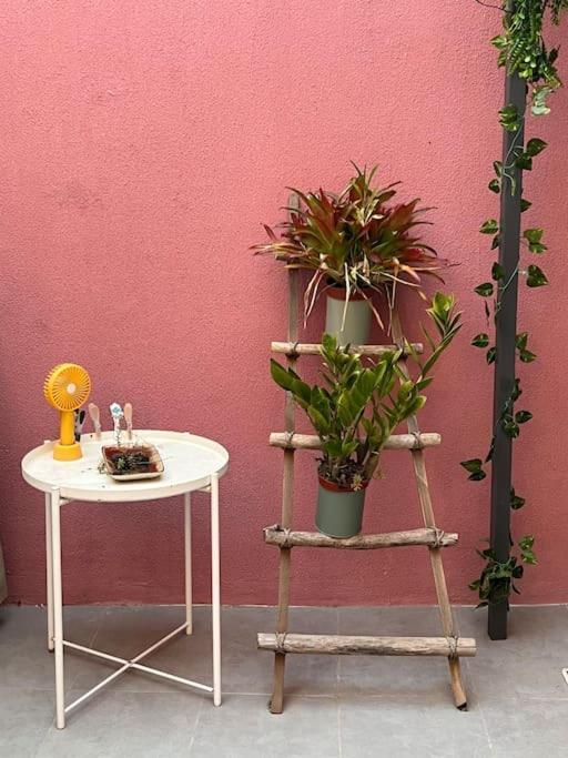 Luxury Artistic Digital Nomad Getaway W/ Terrace Apartment *