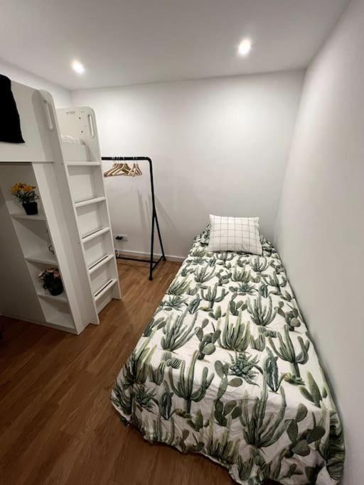 Luxury Artistic Digital Nomad Getaway W/ Terrace Apartment
