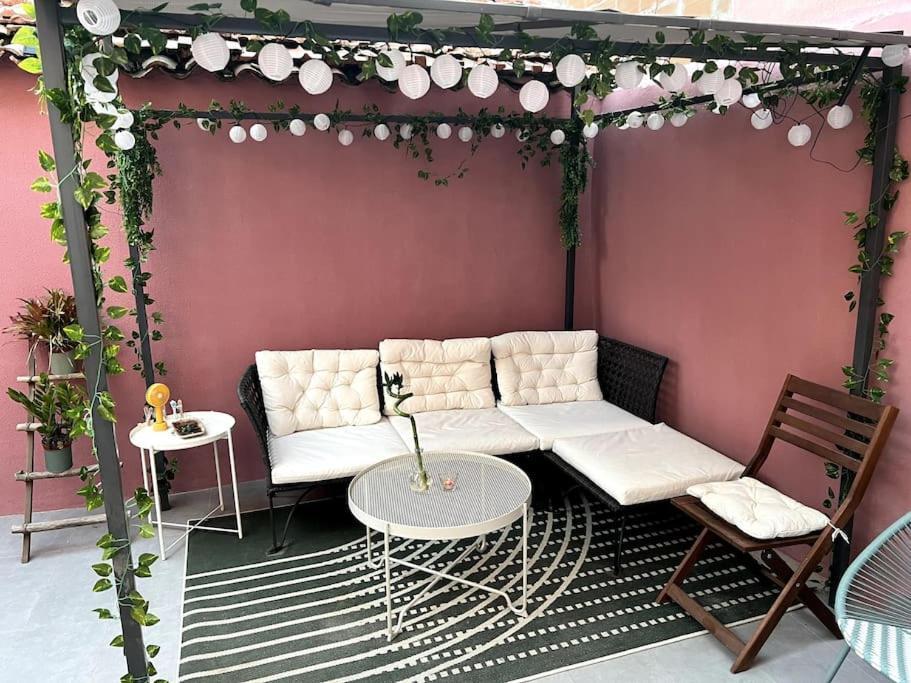 Apartment Luxury Artistic Digital Nomad Getaway W/ Terrace