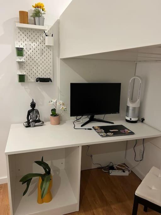 Apartment Luxury Artistic Digital Nomad Getaway W/ Terrace Lissabon